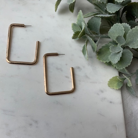 The Leila - Thick Rectangle Golden Hoop Earrings - Picture 3 of 7